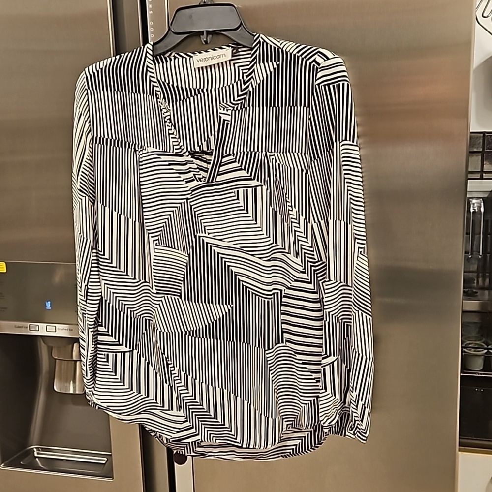 💕VERONICA M💕 V-Neck Long Sleeve Blouse ~ Geometric Striped Print Small S NWOT